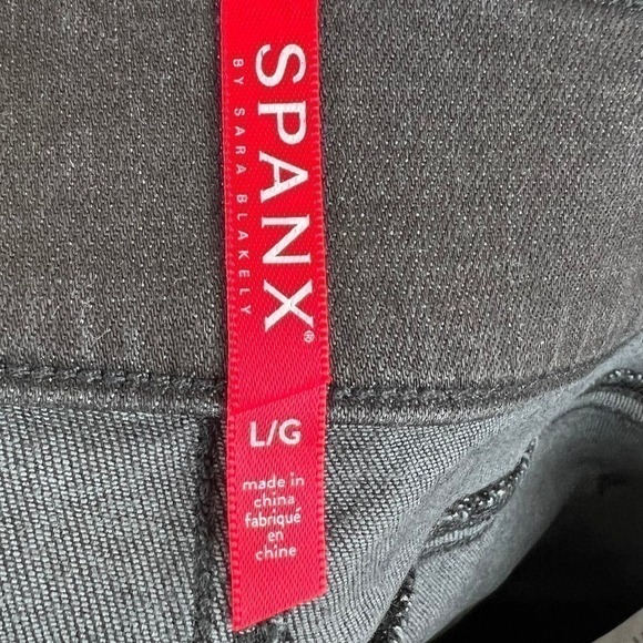 SPANX Vintage Distressed Ankle Skinny Jeans in Vintage Black Size Large - Picture 8 of 10